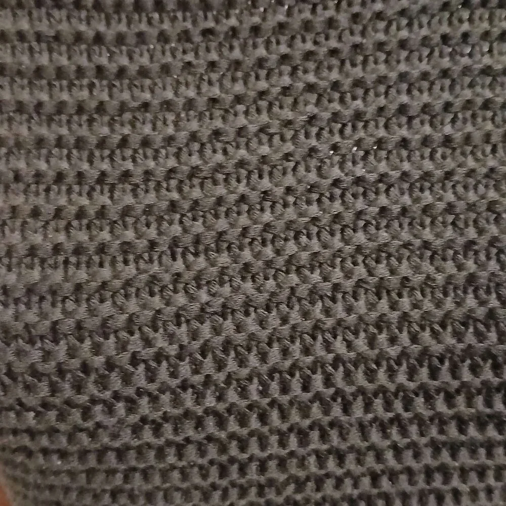 Sleeveless Turtleneck Black Garment - Picture 5 of 7